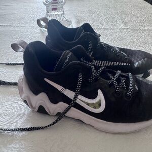 Nike Black and White Athletic Shoes